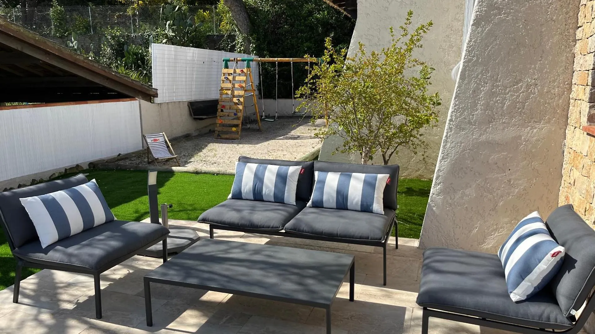 Villa Familiale Avec Jardin Et Piscine, A 10 Min Des Plages Six-Fours-les-Plages 0*,  France